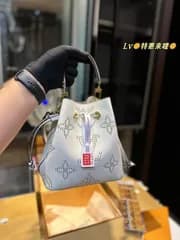 【Louis Vuitton】今日特価！NEONOE BB 真 “金” バッグ 送料無料 限定在庫のお得な価格です！