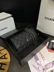 新品 CHANEL チェーンショルダーバッグ