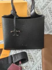 TOD'S ショルダーバッグ　ブラック