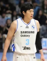 22シーズン Reebok（リーボック） SEOUL（ソウル） SAMSUNG（サムスン） THUNDERS（サンダー） アウェー UNI（ユニ）フォーム イ・ジョンヒョン（LEE JEONGHYEON） サイン入り サイン UNI（ユニ）