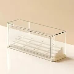 【新品】 [ハルジオ] 缶バッジ ディスプレイ 収納 ケース 缶バッチケース 前開き 缶バッジホルダー ピンバッジ 缶バッチ 飾る 展示 コレクション グッズ収納 収納ホルダー クリア アクリル スタンド 推し活グッズ 棚 小さめ 重なる 推し活 人気 (アイ