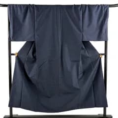 男着物 身丈150.5cm 裄丈70cm L 袷 アンサンブル 紬 証紙 幾何学 紺色 正絹 名品 【中古】