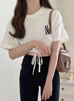 ロゴ刺繍ドロストショート丈トップス