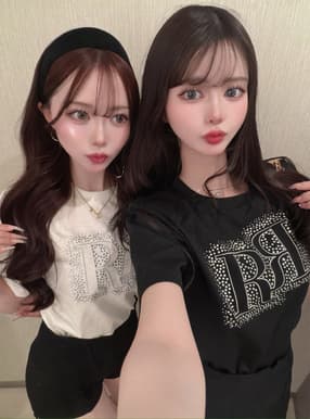 ラインストーンロゴ刺繍Tシャツ