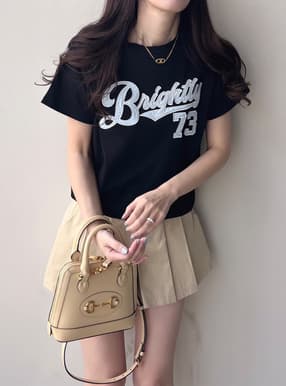 ベースボール風ロゴTシャツ