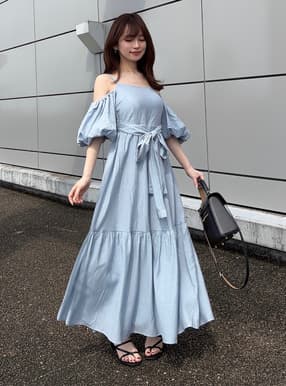 オフショルダーティアードワンピース