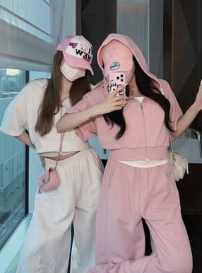 ダブルジップパーカー×ワイドパンツスウェットセットアップ