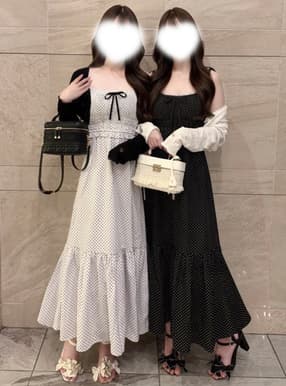 ドット柄ショルダーリボンシャーリングキャミソールワンピース